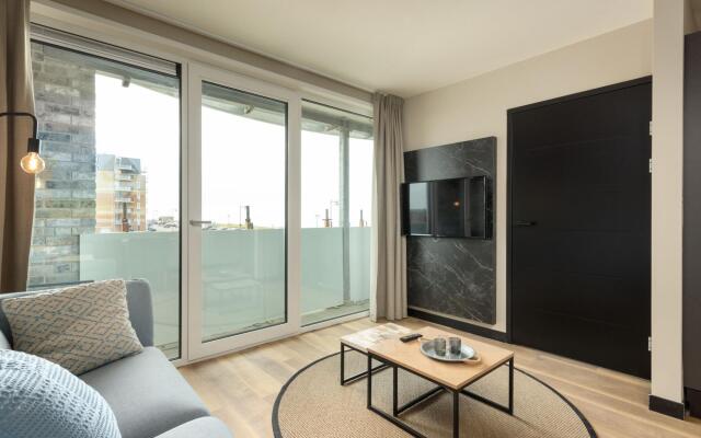 Bright Apartment Near Sea