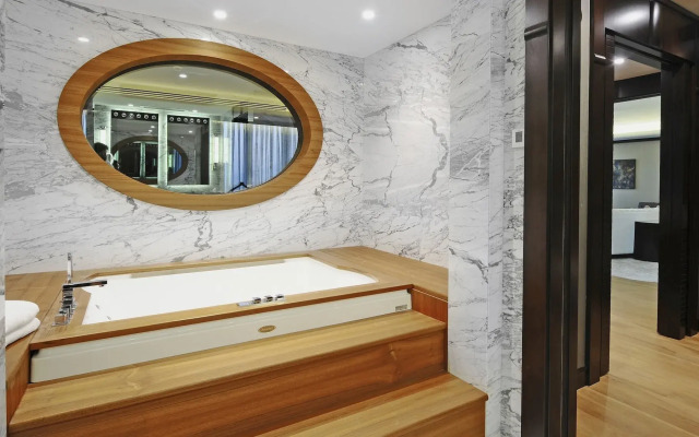 Crowne Plaza BURSA by IHG