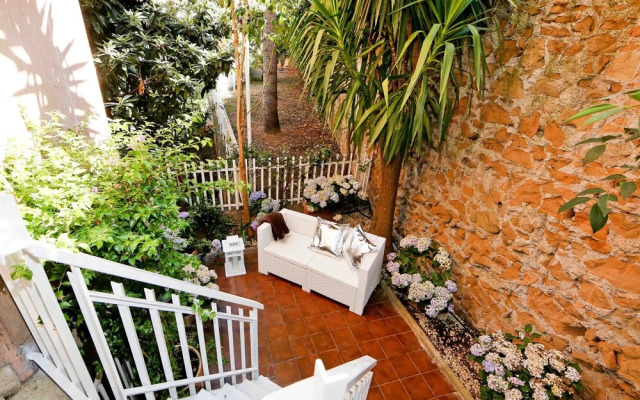 Trastevere Apartment with Patio