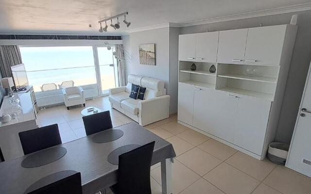 Modern studio with beautiful sea view - 9th floor