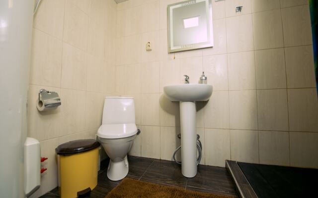 Leader Hostel