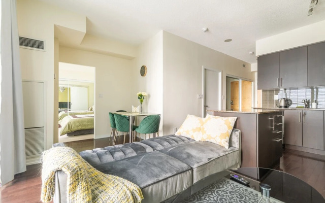 Sky View Suites - Maple Leaf Square