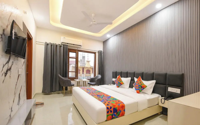 Fabhotel Regal