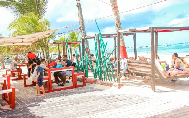 White Sands Beach