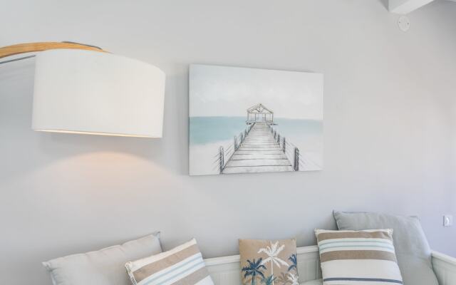 Almirante 903 JUST ON THE BEACH