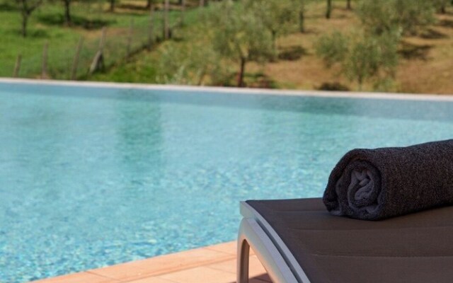 Villa Pacini - Just 1,8 km Outside Lucca Wall - Pool