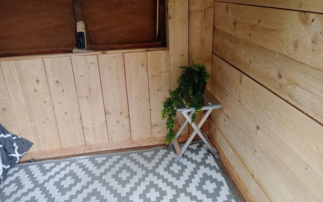 Llandovery - Cabin - Sleeps 2 - Parking - Garden