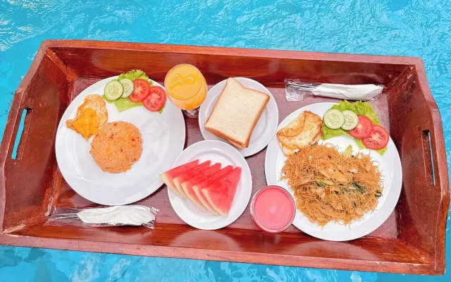 Chrome Hotel & Resort