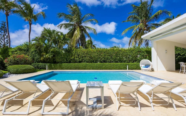 Villa Desiree 5BR Cocotal Luxury Villa Pool Maid