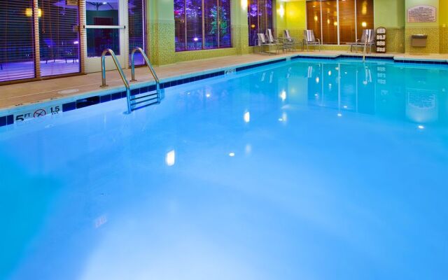 DoubleTree by Hilton Richmond Airport