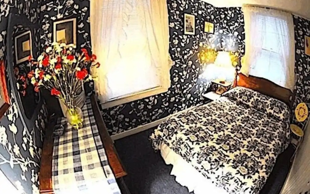 Whistler's Inn Bed & Breakfast