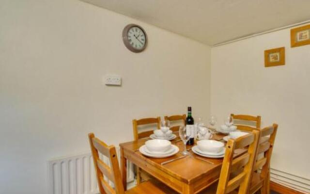 Holiday Home Maesmynis