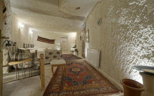 Melek Cave Hotel