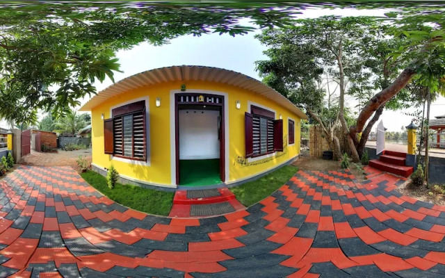 OYO 13525 HouseBoat My Trip Deluxe 3 BHK Private