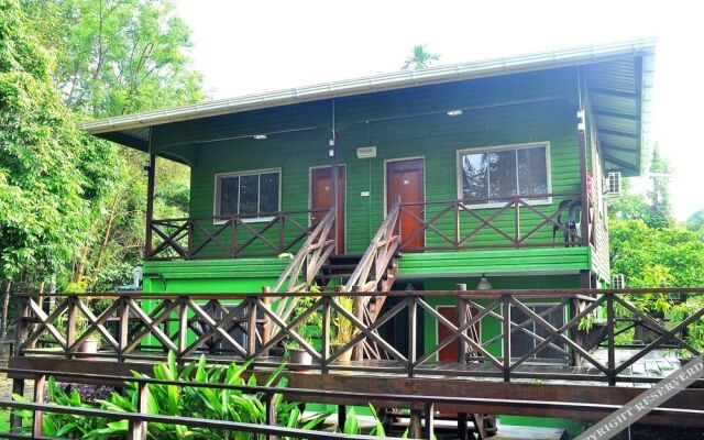 Sukau Greenview Bed and Breakfast