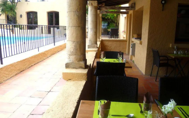 Patio Del Sol
