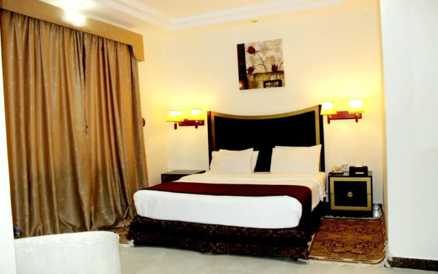 Tourist Hotel