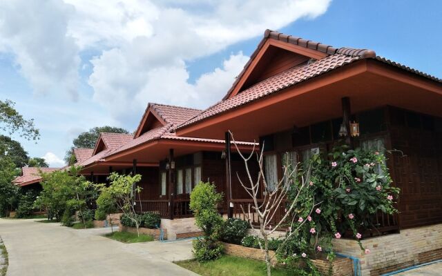 Ruean Ploysrirung Boutique Resort