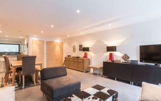 Beautiful Duplex Flat, sleeps 6, close to tube