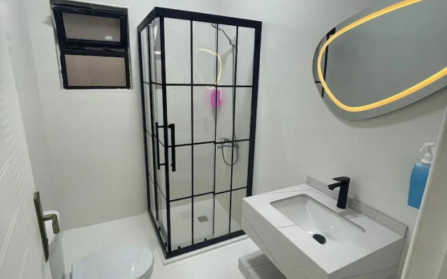 Charming Amman Apartent With City Views