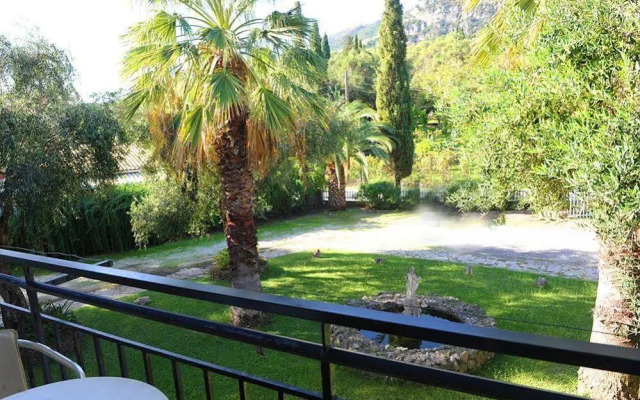 Phivos Hotel