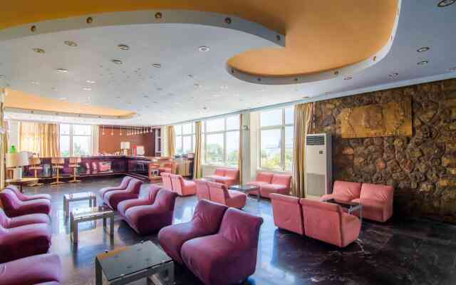 Alexandros Hotel 