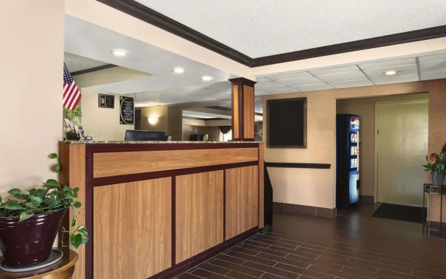 Super 8 Taylor/Detroit Area