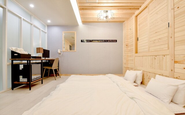 The SWEET Hotel