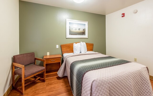 HomeTowne Studios by Red Roof Columbus