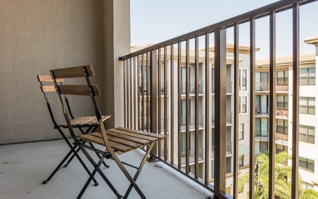 Gorgeous Apartments near Int'l Plaza