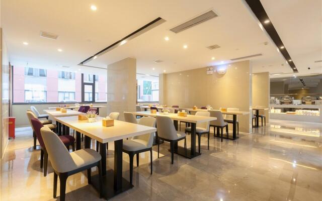 Lavande Hotels Wuhan Guanggu Yangjiawan Metro Station