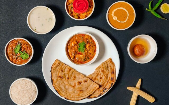 OYO 15242 Hotel Rathi Palace