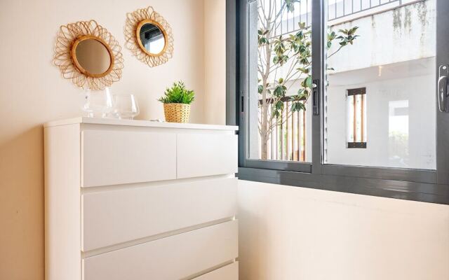 Large Terrace Apartment and near the Pool Ref 38