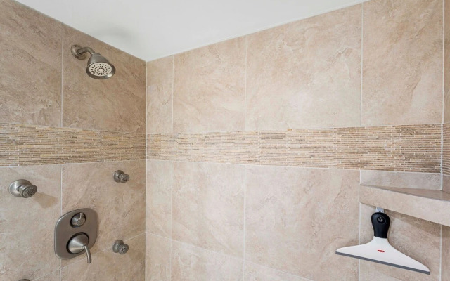 AC - Beautifully Updated - Ocean Views - Vrkcv