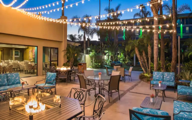 DoubleTree by Hilton San Diego Bayside
