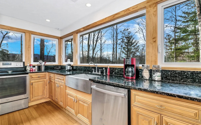 Black Mountain Treehouse