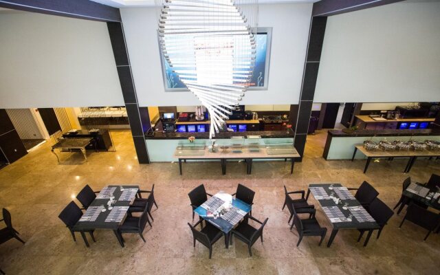 Royale Signature Hotel