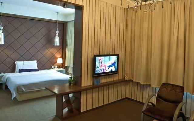 Pai Hotel （Puyang Daqing Road store)