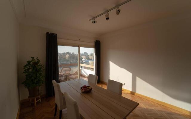 Lovely 2 BDR apartment with direct Nile view