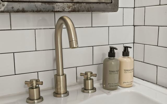 The Maverick, powered by Placemakr - River Walk