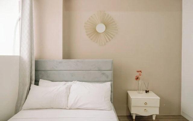 Room-spacious Barkada Gathering