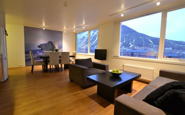 Svalbard Hotell - Polfareren