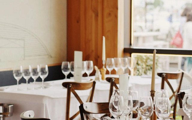 LES SUITES DU PORT by Le Saint Ferdinand