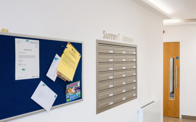 Luxury Reading Apartment