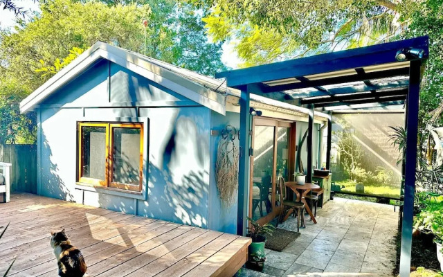 Kozyguru | Marrickville| Lovely Granny Flat Studio