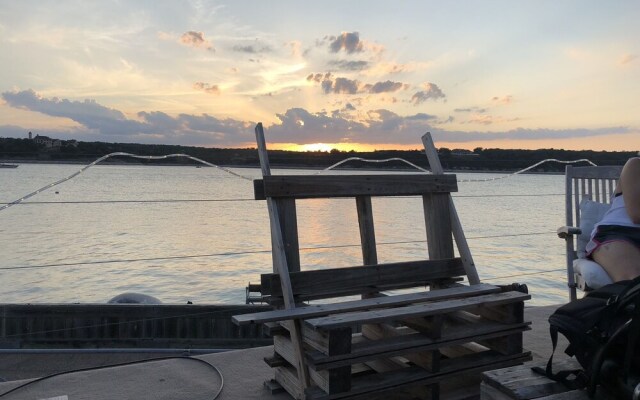 Airstream Houseboat Amazing Lake Travis View
