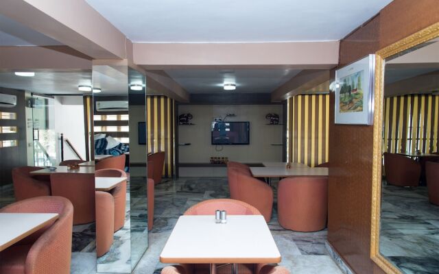 OYO 10499 Hotel Shiv Shakti