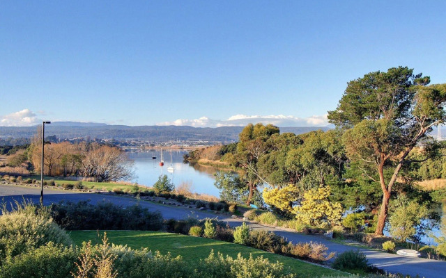 Tamar River Villas