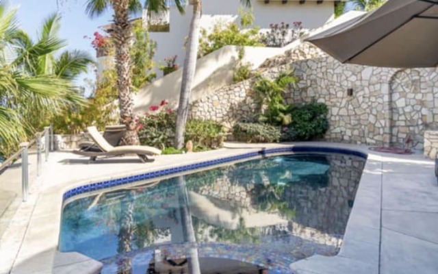 Casa Tranquila Only Steps to The Ocean 5-bedrooms Sleeps 9