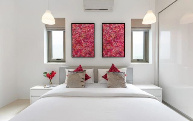 Villa White Orchid